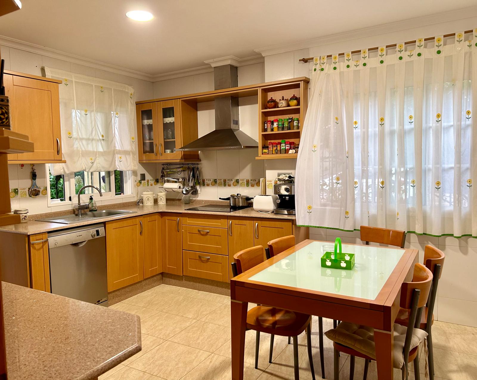 Sagunto, Valencia, 5 Habitaciones Habitaciones, ,3 BathroomsBathrooms,Chalet,En venta,1110